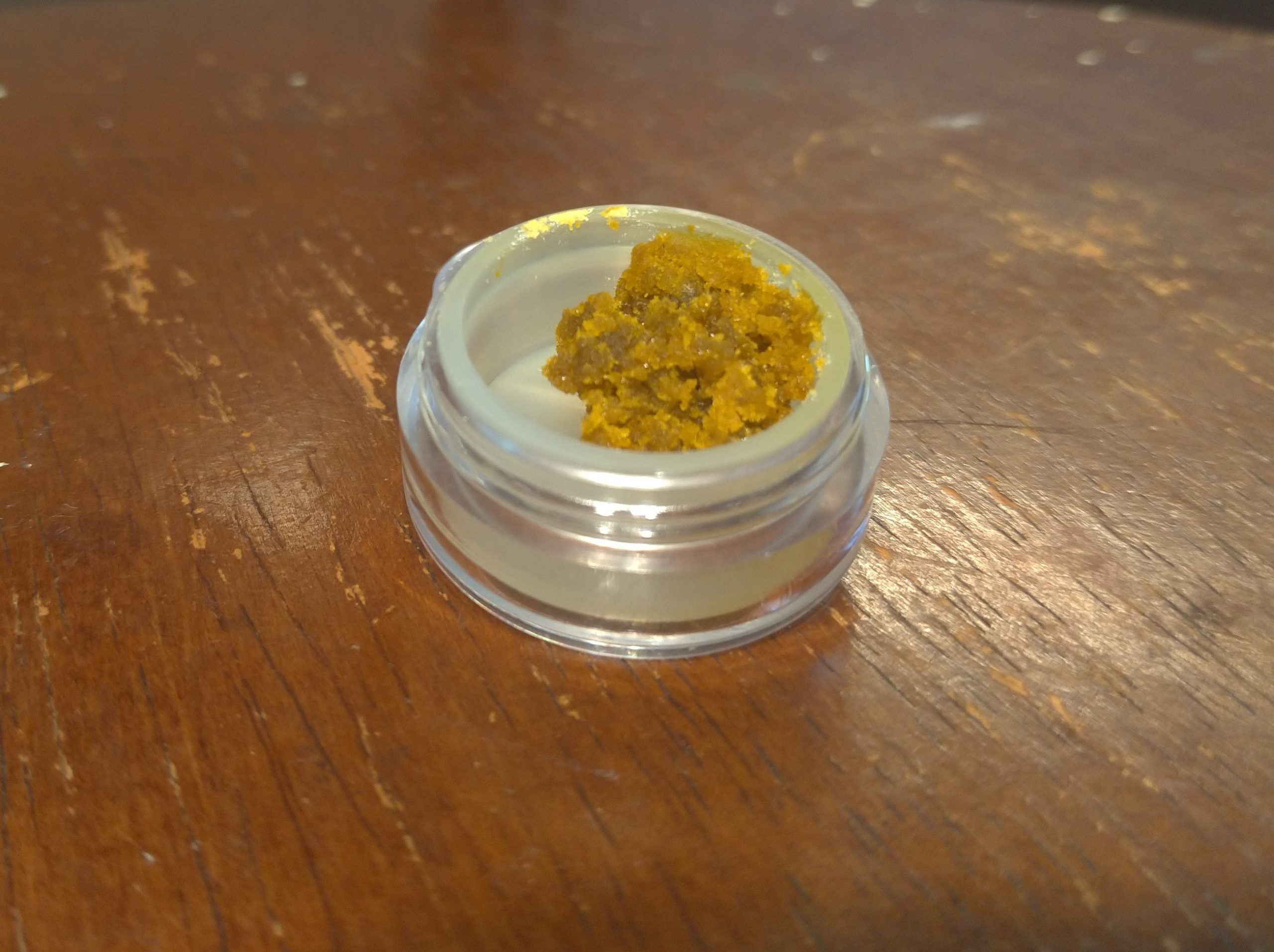 Gram of crumble concentrate from dab dudes